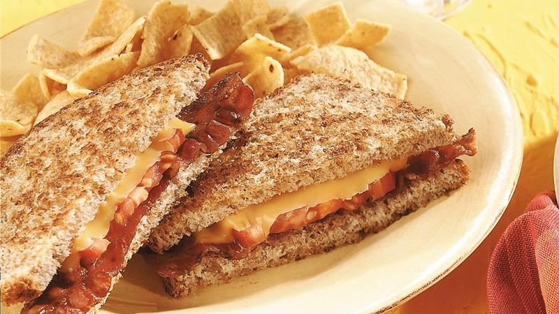Grilled Cheese with Bacon and Tomato